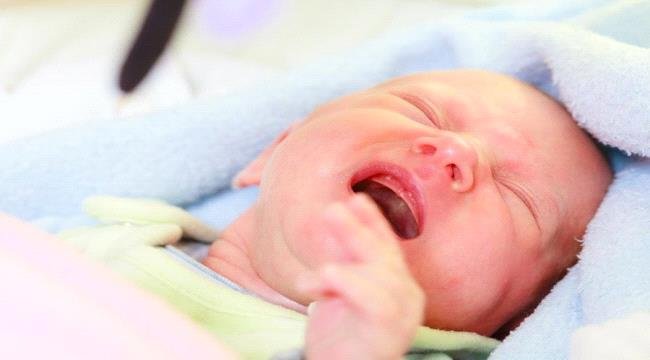 علاج مغص الرضع والغازات